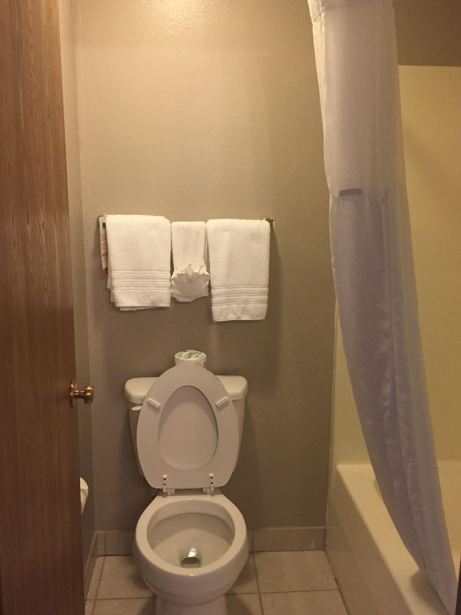 Hotel Super 8 By Wyndham Airport 2*