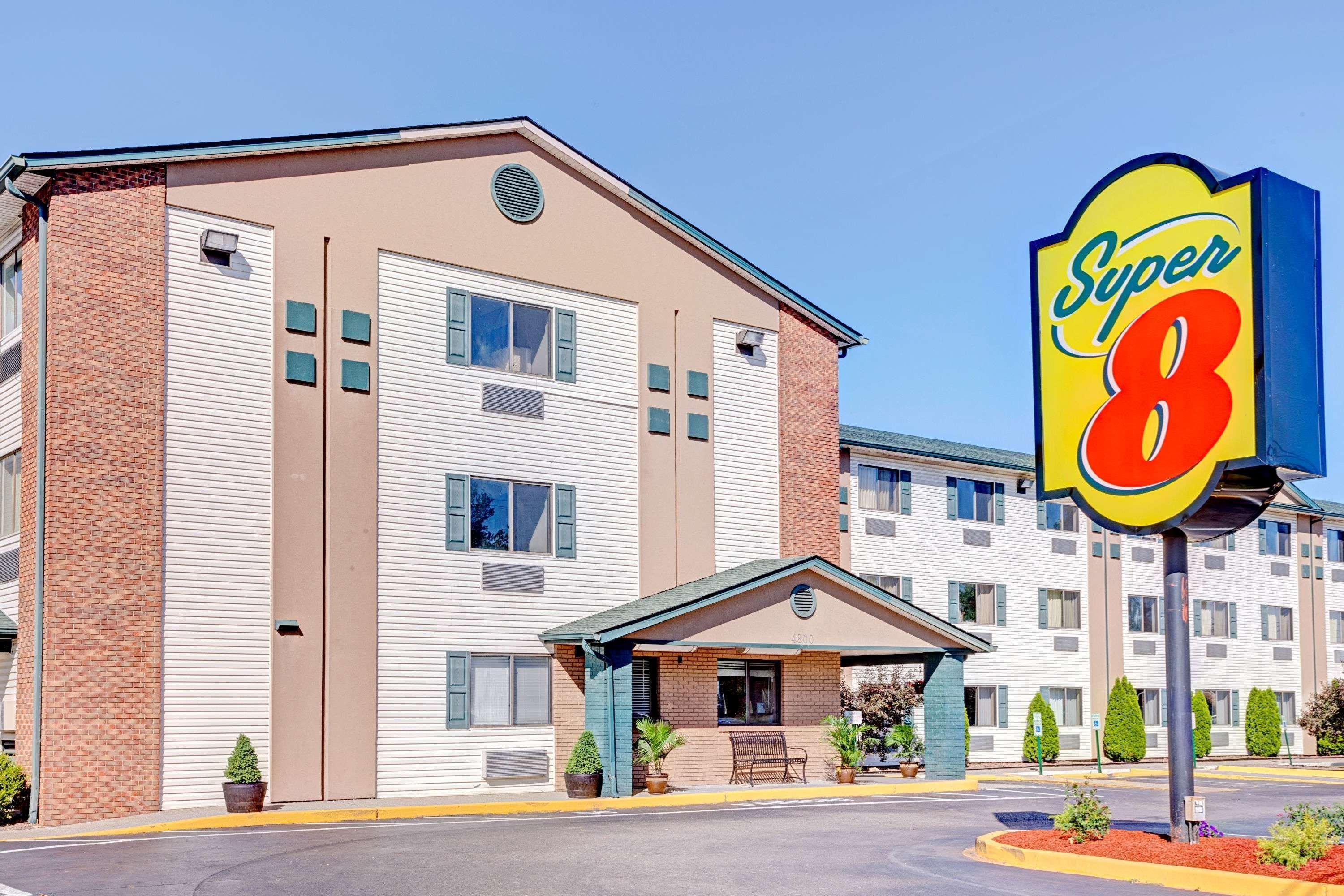 Super 8 By Wyndham Airport 2* Louisville