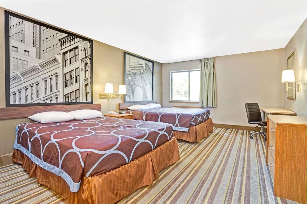Super 8 By Wyndham Airport 2* Louisville