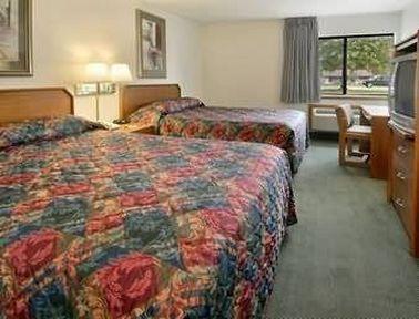 Super 8 By Wyndham Airport