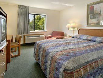 Super 8 By Wyndham Airport 2*