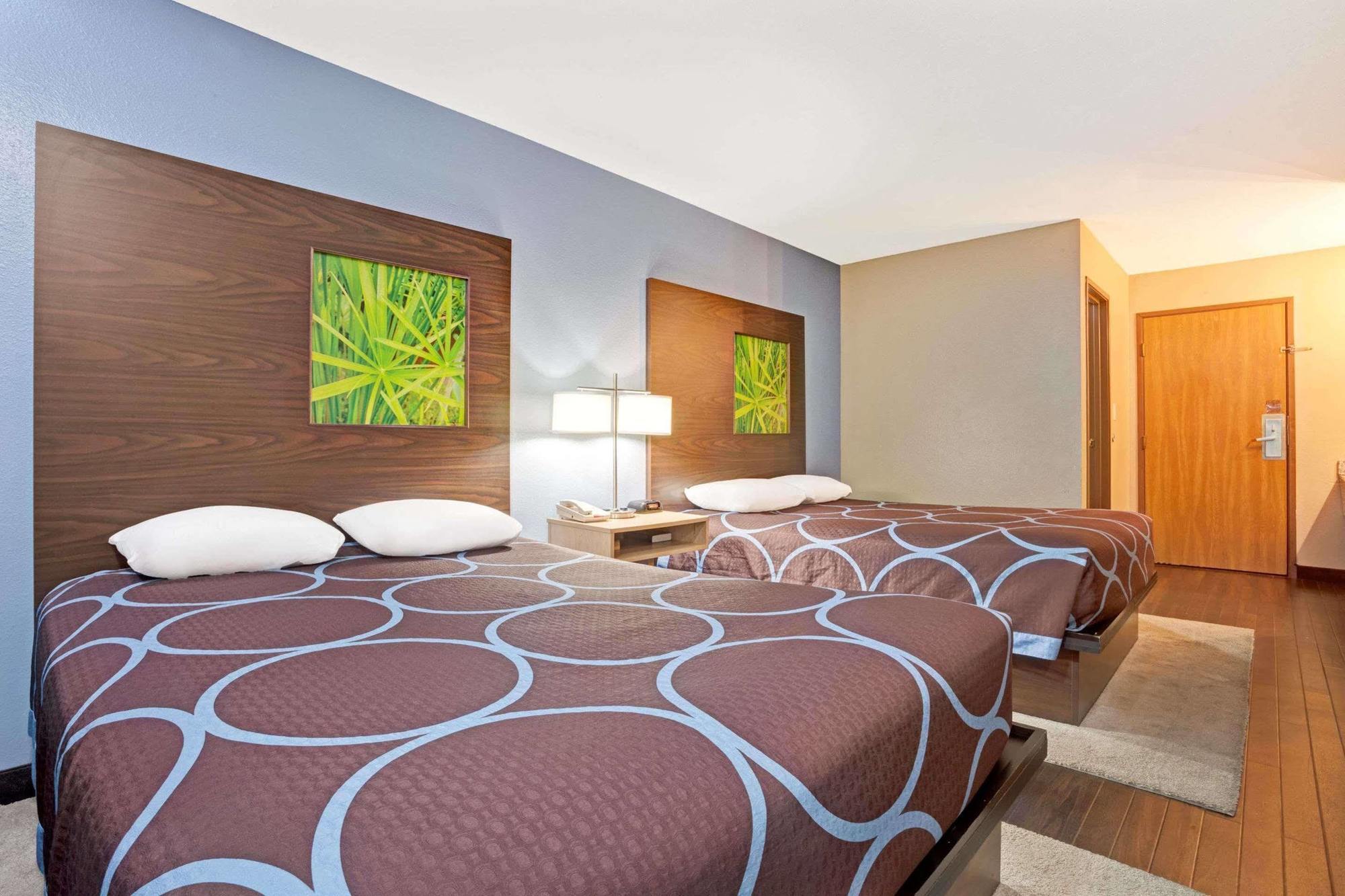 Hotel Super 8 By Wyndham Airport Louisville