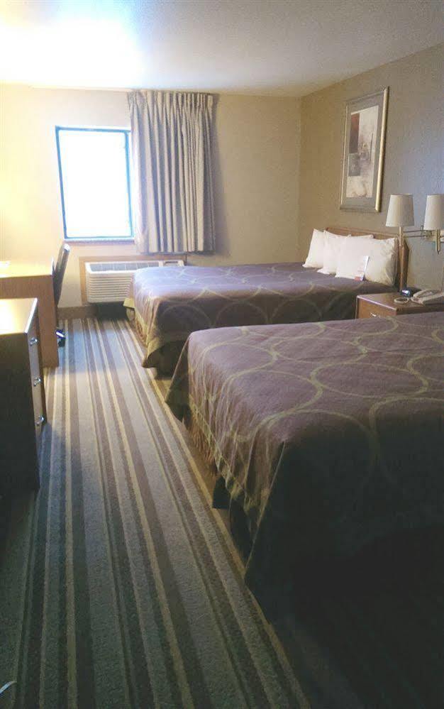 Hotel Super 8 By Wyndham Airport 2*